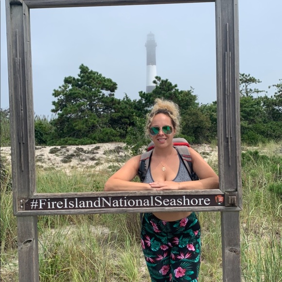 Meet your Posher, Jennifer - Picture 1 of 1